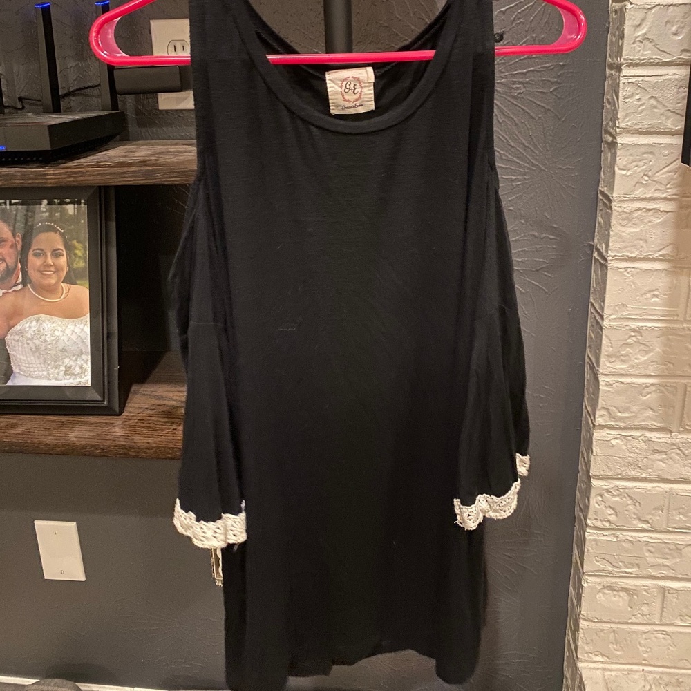Black Cold Shoulder
